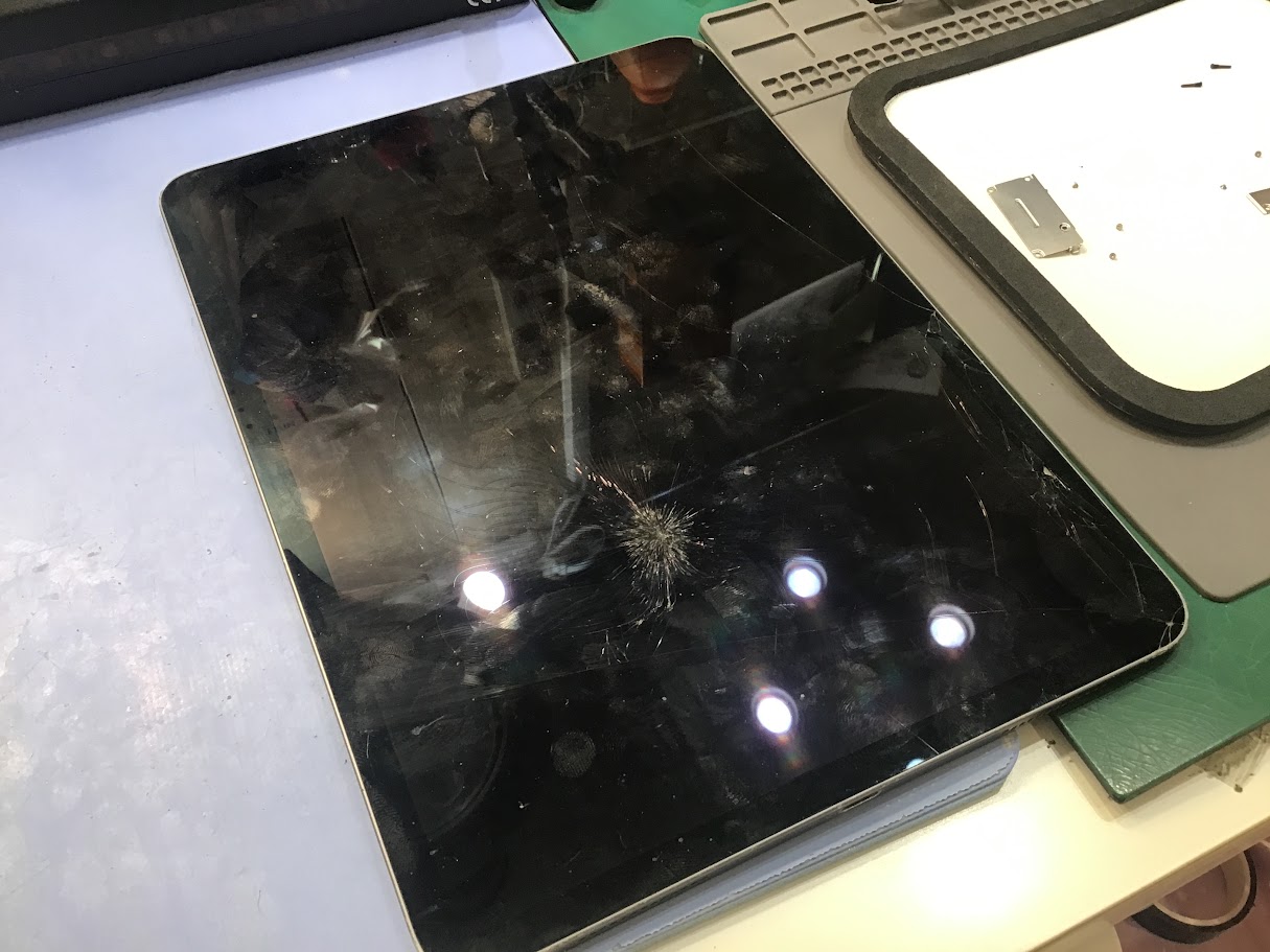 iPad各種、ガラス交換ならデータそのまま修理可能なスマホ修理工房秋津店へ！